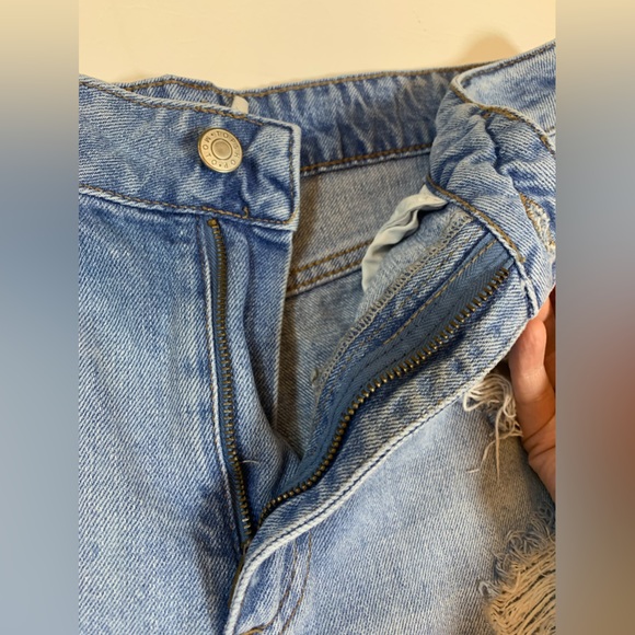 Topshop Mom denim factory distressed shorts, size 12 women’s (i) - Picture 3 of 7